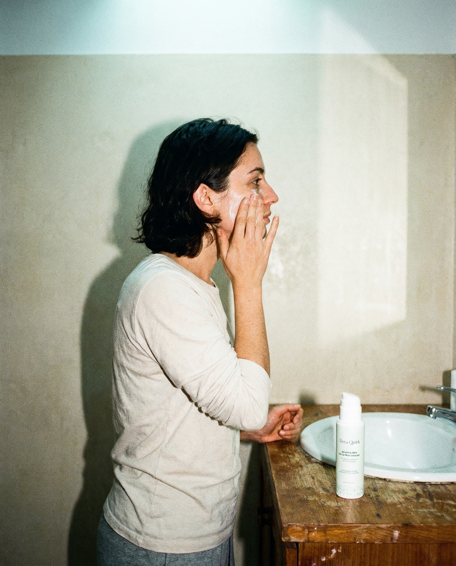 Sensitive Skin Oil-To-Milk Cleanser